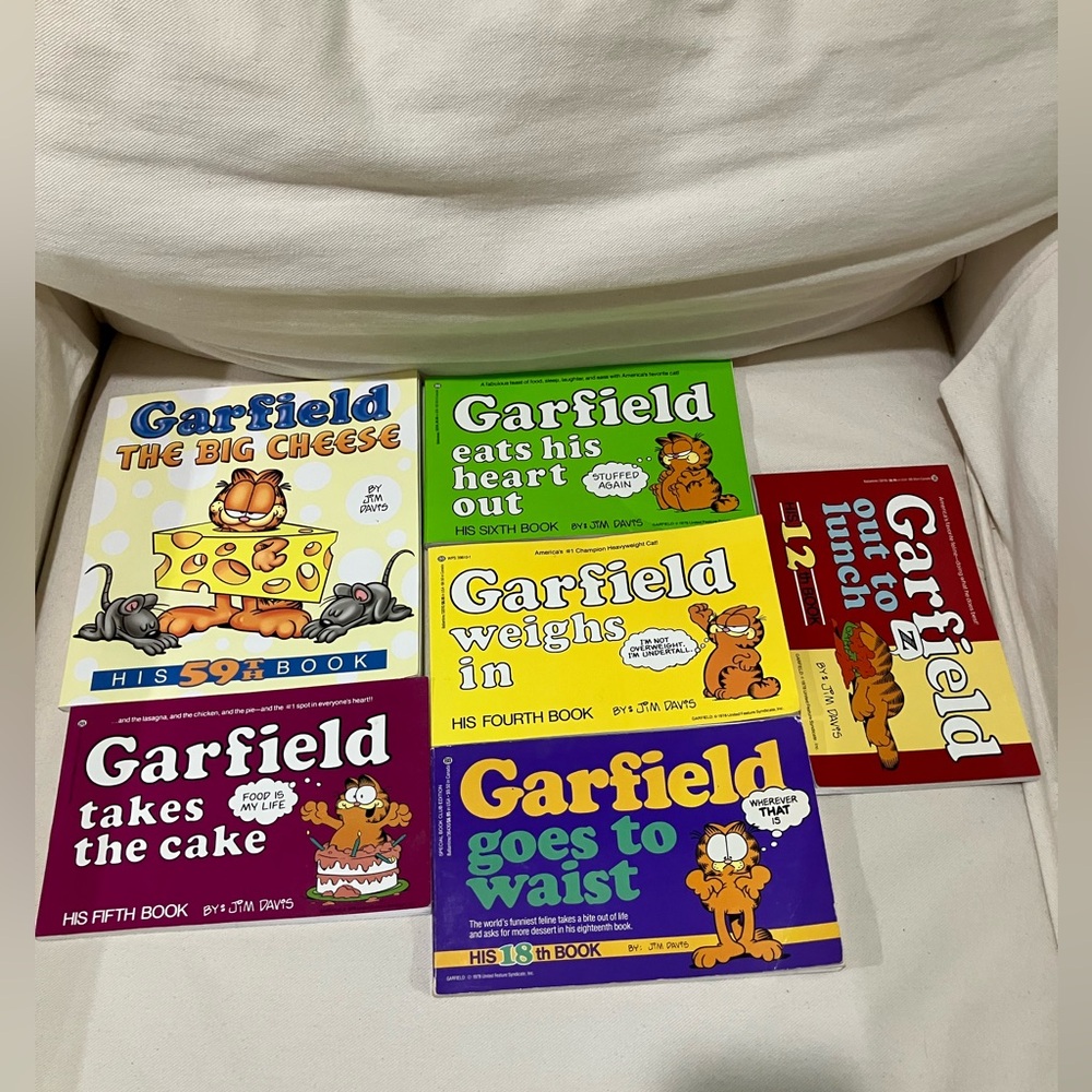 Vintage Garfield Comic Book lot - Multi-Color Garfield Kids Books Jim Davis